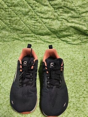 8W Altra Navy and Coral Women's Running Sneakers